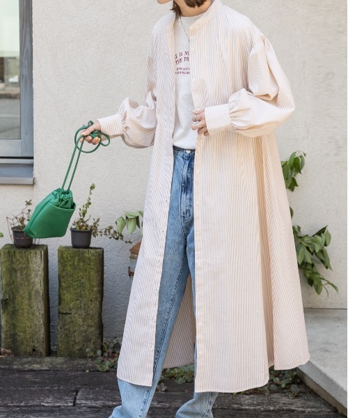 ad thie(アドティエ)の「バルーンスリーブバンドカラーシャツワンピース 無地ストライプ(シャツワンピース・レディース・ホワイト×ピンク/ホワイト×ブラック/オフホワイト/ブラック/ホワイト×パープル/ホワイト×ブルー/グレー/ベージュ/ホワイト×イエロー/ホワイト×ネイビー/ホワイト×グリーン/カーキ・FREE)」の7枚目の写真