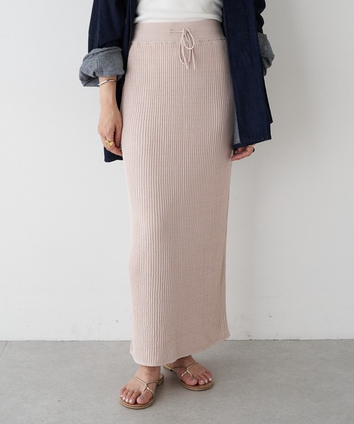 SHENERY（シーナリー）の「ワッフル編みタイトニットスカート（スカート・レディース・ブラック/ホワイト系その他/ブルー・FREE）」の4枚目の写真