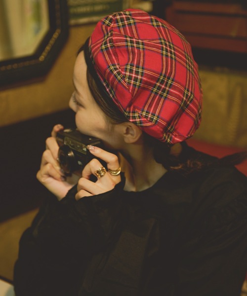 kutir（クティール）の「【クティールとレトロ】チェックベレー帽（ハンチング/ベレー帽・レディース・グリーン/レッド・FREE）」の3枚目の写真