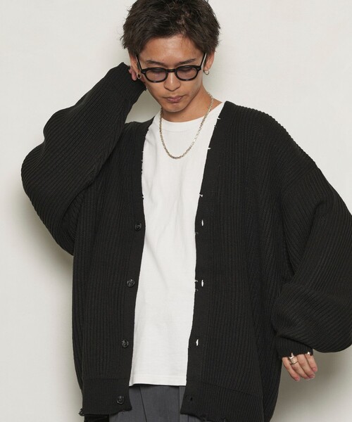 PUBLUX（パブリュクス）の「PUBLUX/パブリュクス スーパービッグダメージニットカーディガン(限定展開)（カーディガン/ボレロ・メンズ・グレイッシュベージュ/オフホワイト/ブラック・MEDIUM/LARGE/SMALL）」の13枚目の写真