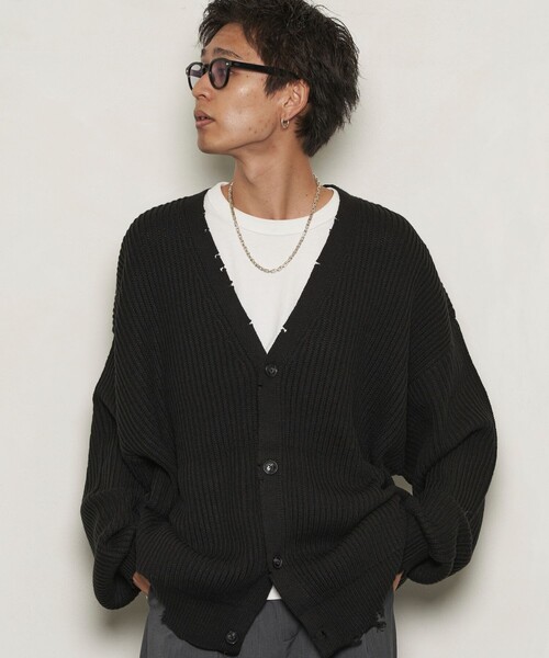 PUBLUX（パブリュクス）の「PUBLUX/パブリュクス スーパービッグダメージニットカーディガン(限定展開)（カーディガン/ボレロ・メンズ・グレイッシュベージュ/オフホワイト/ブラック・MEDIUM/LARGE/SMALL）」の14枚目の写真