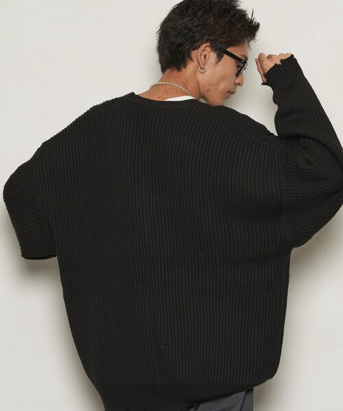 PUBLUX（パブリュクス）の「PUBLUX/パブリュクス スーパービッグダメージニットカーディガン(限定展開)（カーディガン/ボレロ・メンズ・グレイッシュベージュ/オフホワイト/ブラック・MEDIUM/LARGE/SMALL）」の17枚目の写真