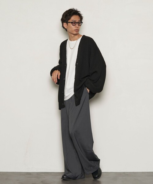 PUBLUX（パブリュクス）の「PUBLUX/パブリュクス スーパービッグダメージニットカーディガン(限定展開)（カーディガン/ボレロ・メンズ・グレイッシュベージュ/オフホワイト/ブラック・MEDIUM/LARGE/SMALL）」の18枚目の写真