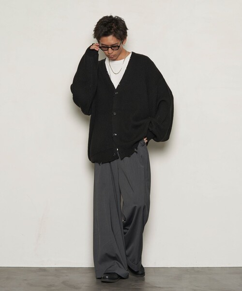 PUBLUX（パブリュクス）の「PUBLUX/パブリュクス スーパービッグダメージニットカーディガン(限定展開)（カーディガン/ボレロ・メンズ・グレイッシュベージュ/オフホワイト/ブラック・MEDIUM/LARGE/SMALL）」の20枚目の写真