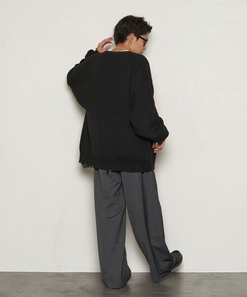 PUBLUX（パブリュクス）の「PUBLUX/パブリュクス スーパービッグダメージニットカーディガン(限定展開)（カーディガン/ボレロ・メンズ・グレイッシュベージュ/オフホワイト/ブラック・MEDIUM/LARGE/SMALL）」の22枚目の写真