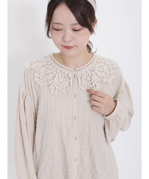 Samansa Mos2(サマンサ モスモス)の「パーツレース襟ブラウス(シャツ/ブラウス・レディース・ベージュ/オフホワイト/ブラック・F)」の6枚目の写真