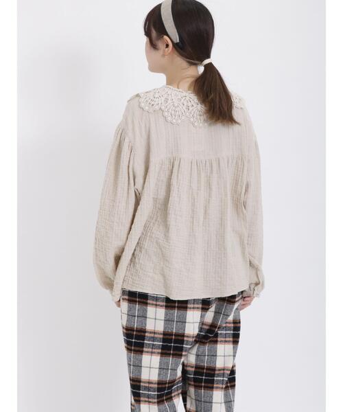 Samansa Mos2(サマンサ モスモス)の「パーツレース襟ブラウス(シャツ/ブラウス・レディース・ベージュ/オフホワイト/ブラック・F)」の8枚目の写真