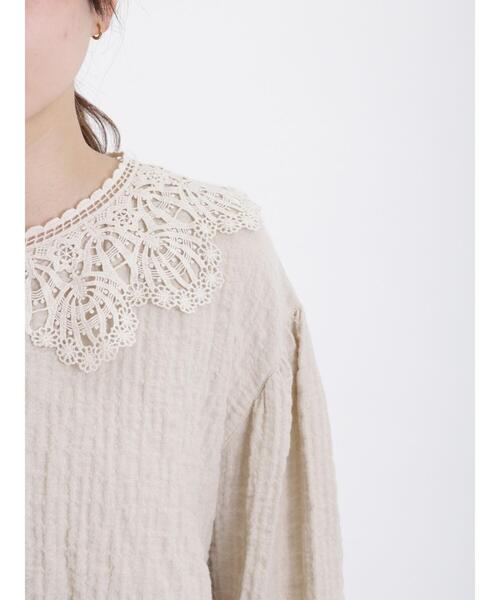 Samansa Mos2(サマンサ モスモス)の「パーツレース襟ブラウス(シャツ/ブラウス・レディース・ベージュ/オフホワイト/ブラック・F)」の19枚目の写真