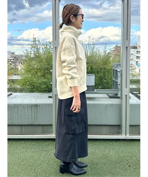 BACK NUMBER(バックナンバー)の「【BACK NUMBER】【エアリースウェット】製品染めタートルネックスウェット(スウェット・レディース・ダークグレー/キナリ・L/M)」の19枚目の写真