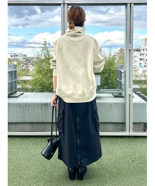 BACK NUMBER(バックナンバー)の「【BACK NUMBER】【エアリースウェット】製品染めタートルネックスウェット(スウェット・レディース・ダークグレー/キナリ・L/M)」の20枚目の写真