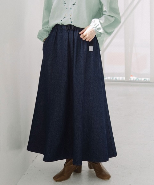 POU DOU DOU（プードゥドゥ）の「プラバックルベルトフレアヘムスカート（スカート・レディース・インディゴブルー/キナリ/イエロー/ブラック・3）」の4枚目の写真