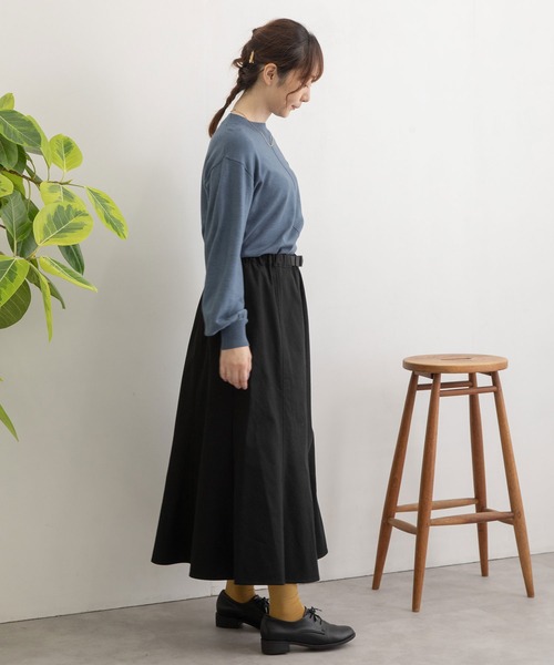 POU DOU DOU（プードゥドゥ）の「プラバックルベルトフレアヘムスカート（スカート・レディース・インディゴブルー/キナリ/イエロー/ブラック・3）」の12枚目の写真