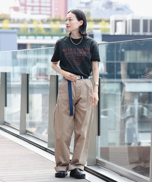 BEAMS BOY（ビームスボーイ）の「ラインロゴ ショートスリーブ Tシャツ（Tシャツ/カットソー・レディース・オフホワイト/ブラック/ピンク・FREE）」の4枚目の写真