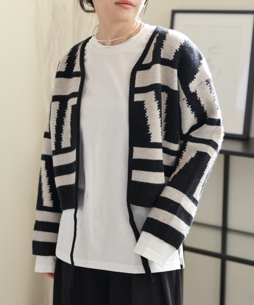 ULEULA（ウルア）の「幾何学柄網ニットカーディガン（カーディガン/ボレロ・レディース・ブラック・FREE）」の8枚目の写真