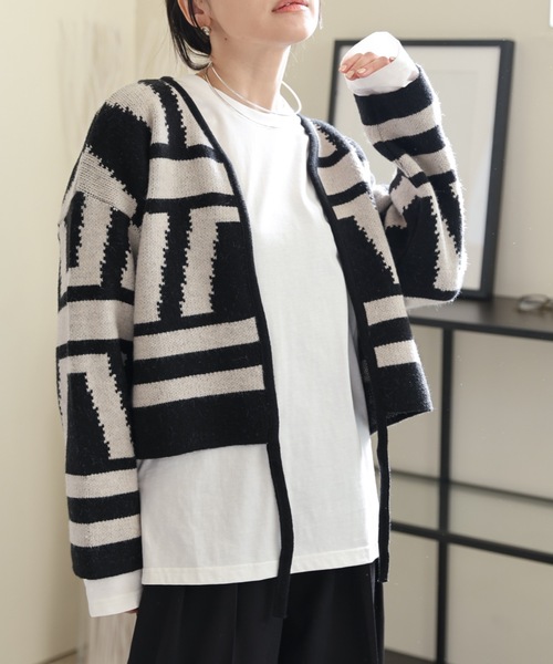ULEULA（ウルア）の「幾何学柄網ニットカーディガン（カーディガン/ボレロ・レディース・ブラック・FREE）」の6枚目の写真