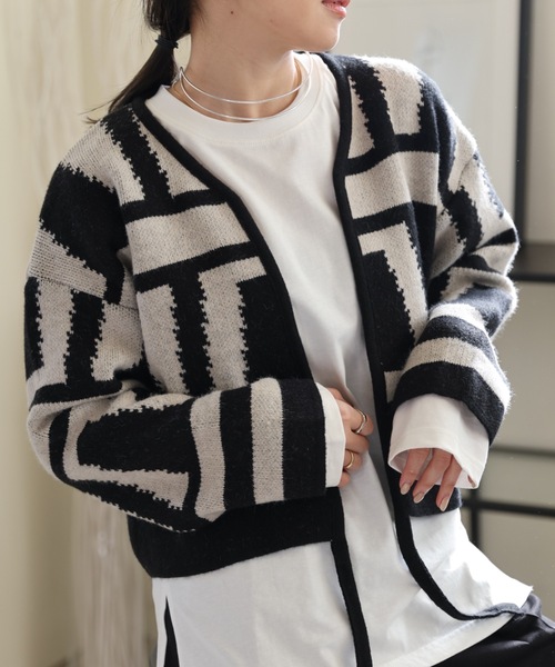 ULEULA（ウルア）の「幾何学柄網ニットカーディガン（カーディガン/ボレロ・レディース・ブラック・FREE）」の20枚目の写真