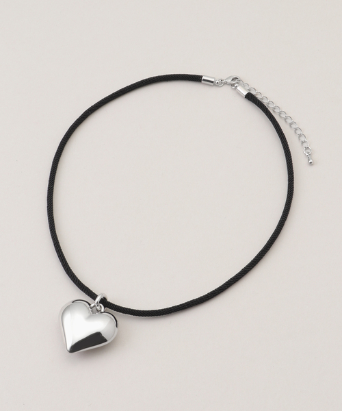 U by SPICK&SPAN（ユーバイスピックアンドスパン）の「Heart Choker（ネックレス・レディース・シルバー・FREE）」の2枚目の写真