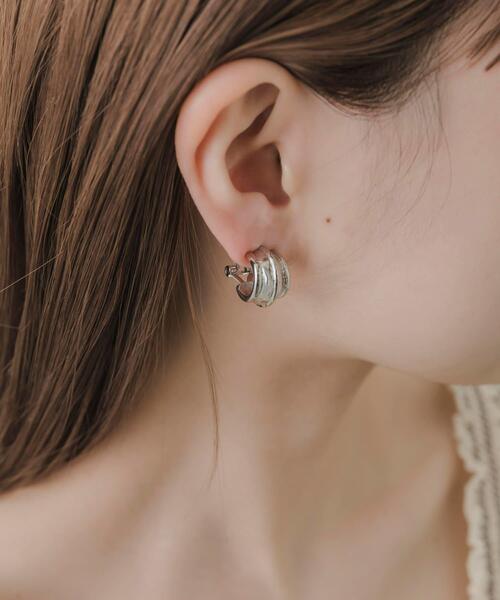 SMELLY（スメリー）の「センターラインメタルフープイヤリング（イヤリング・レディース・シルバー・-）」の3枚目の写真