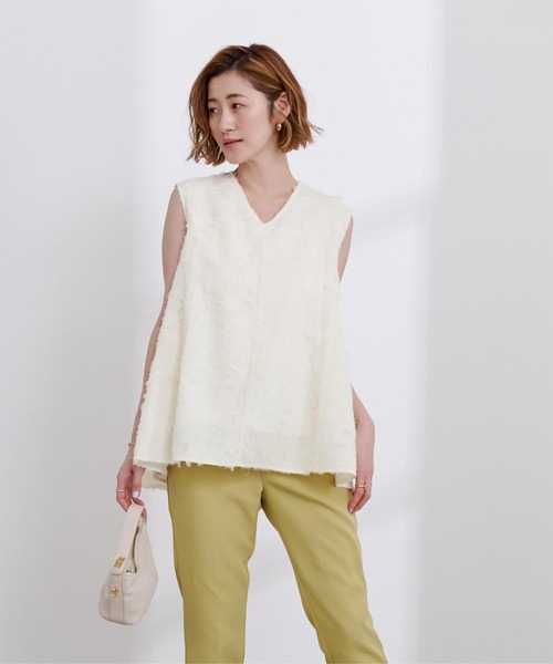 UR'S（ユアーズ）の「シャギージャガードVネックフレアトップス（タンクトップ・レディース・ブラック/アイボリー・L/M/S）」の8枚目の写真