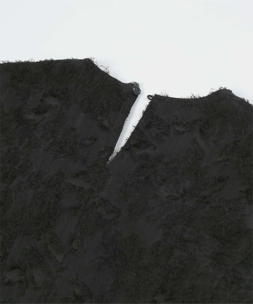 UR'S（ユアーズ）の「シャギージャガードVネックフレアトップス（タンクトップ・レディース・ブラック/アイボリー・L/M/S）」の17枚目の写真