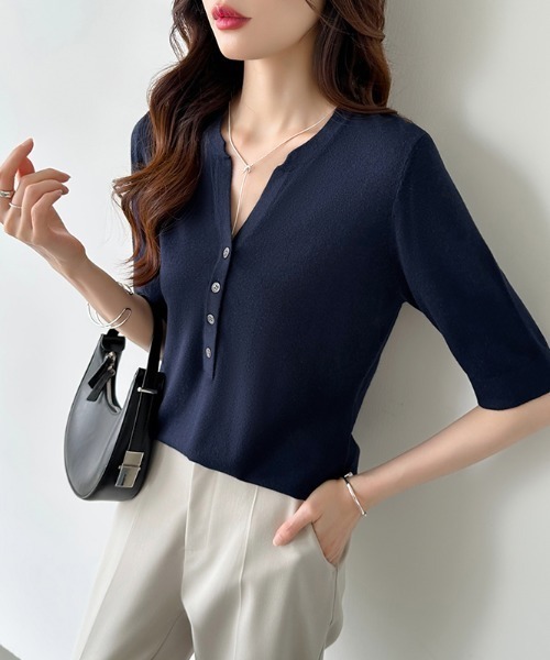 COCOMOMO(ココモモ)の「五分袖キーネックニット(ニット/セーター・レディース・ネイビー/ブラウン/ブラック・FREE)」の3枚目の写真