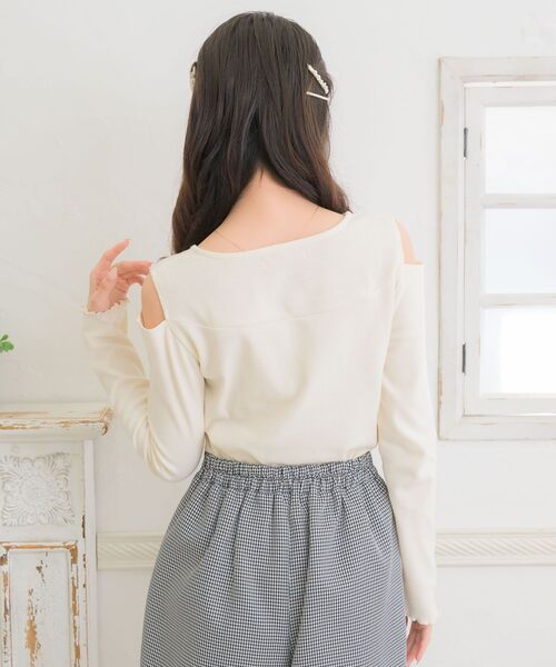 ems excite(エムズエキサイト)の「肩開きリボンテレコCT(Tシャツ/カットソー・レディース・ブラック/ナチュラル/ブルー・FREE)」の7枚目の写真