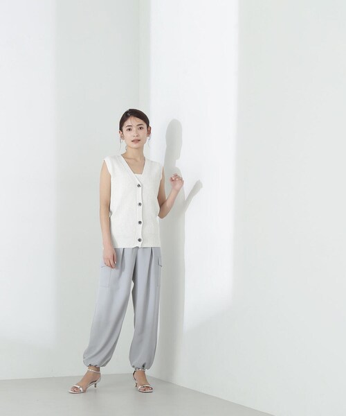 NATURAL BEAUTY BASIC（ナチュラルビューティーベーシック）の「◇【Oggi掲載】ラメループヤーンニットベスト（ベスト・レディース・ブラック/グレー系その他/オフホワイト・FREE）」の9枚目の写真