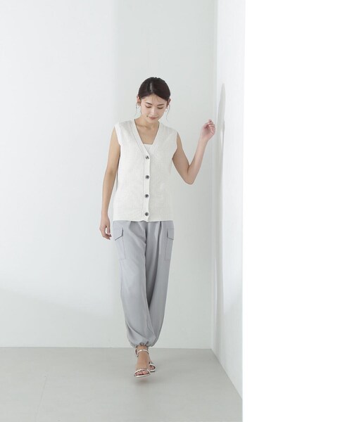 NATURAL BEAUTY BASIC（ナチュラルビューティーベーシック）の「◇【Oggi掲載】ラメループヤーンニットベスト（ベスト・レディース・ブラック/グレー系その他/オフホワイト・FREE）」の11枚目の写真