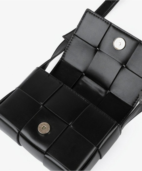 ASCLO（エジュクロ）の「ASCLO Fold Square Mini Cross Bag（ショルダーバッグ・メンズ・ブラック・FREE）」の2枚目の写真