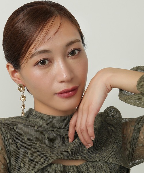 Kana(カナ)の「ヴィンテージ フラワー ロング ピアス(ピアス(両耳用)・レディース・シルバー/ゴールド・フリー)」の6枚目の写真