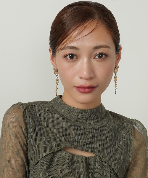 Kana(カナ)の「ヴィンテージ フラワー ロング ピアス(ピアス(両耳用)・レディース・シルバー/ゴールド・フリー)」の7枚目の写真