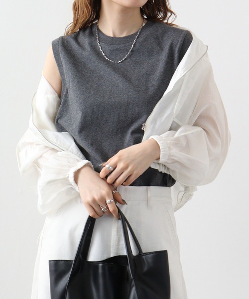 JEMORGAN（ジェーイーモーガン）の「JEMORGAN 天竺 刺繍入りノースリーブ（タンクトップ・レディース・ブラック/チャコール/ベージュ/ホワイト・F）」の3枚目の写真