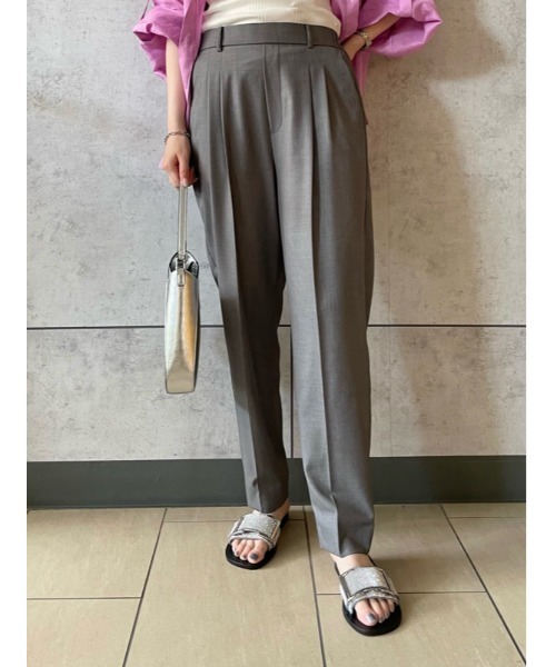 Mila Owen（ミラオーウェン）の「ウエストゴムタックテーパードパンツ（その他パンツ・レディース・グレー/ライム/ブラック・1/2/0/00）」の3枚目の写真