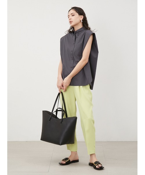 Mila Owen（ミラオーウェン）の「ウエストゴムタックテーパードパンツ（その他パンツ・レディース・グレー/ライム/ブラック・1/2/0/00）」の5枚目の写真