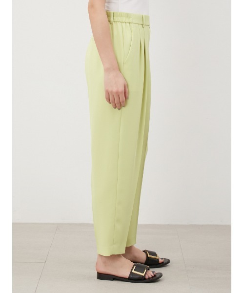 Mila Owen（ミラオーウェン）の「ウエストゴムタックテーパードパンツ（その他パンツ・レディース・グレー/ライム/ブラック・1/2/0/00）」の8枚目の写真