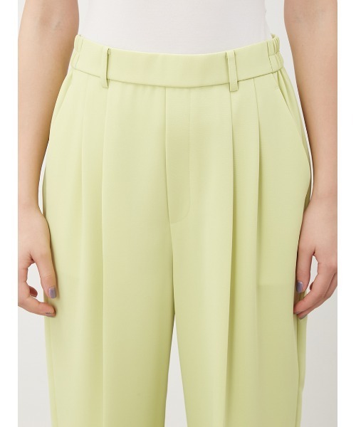 Mila Owen（ミラオーウェン）の「ウエストゴムタックテーパードパンツ（その他パンツ・レディース・グレー/ライム/ブラック・1/2/0/00）」の9枚目の写真