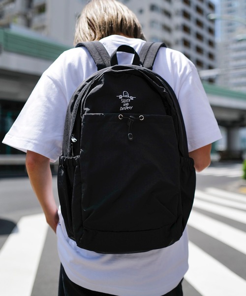 THRASHER（スラッシャー）の「GONZ SAD BACKPACK 20L/スラッシャー撥水加工ノートパソコン収納可能サイズリップストックナイロンバックパック（バックパック/リュック・メンズ・ライトグレー/ブラック×ホワイト/ブルー・FREE）」の16枚目の写真
