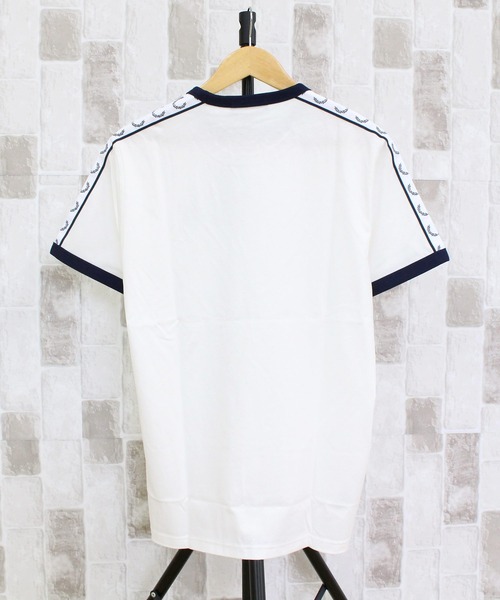 FRED PERRY(フレッドペリー)の「テープ付きリンガーTシャツ TAPED RINGER T-SHIRT(Tシャツ/カットソー・メンズ・ホワイト/ブラック・L/M)」の8枚目の写真