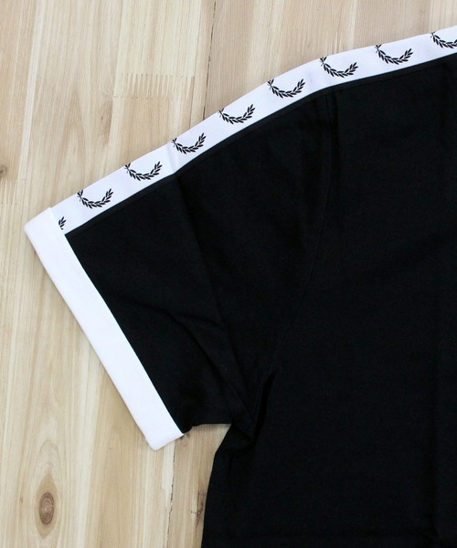 FRED PERRY(フレッドペリー)の「テープ付きリンガーTシャツ TAPED RINGER T-SHIRT(Tシャツ/カットソー・メンズ・ホワイト/ブラック・L/M)」の4枚目の写真