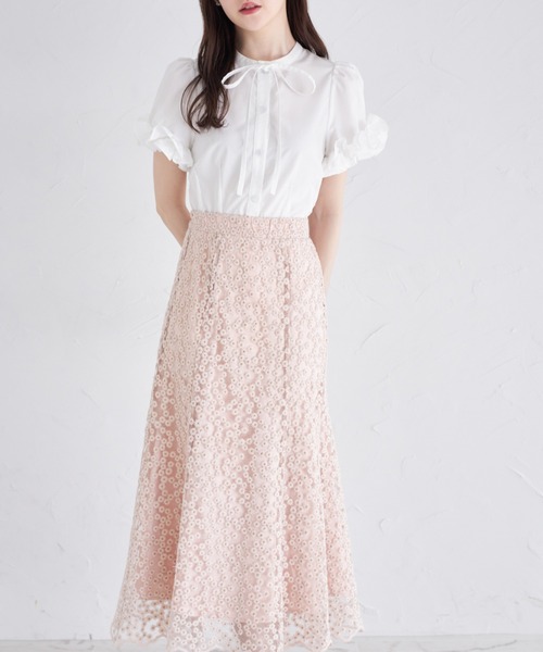 tocco closet(トッコ クローゼット)の「金糸入りフラワー刺繍セミマーメイドスカート(スカート・レディース・ピンク/オフホワイト・M)」の4枚目の写真