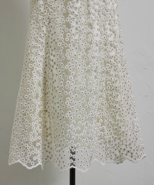 tocco closet(トッコ クローゼット)の「金糸入りフラワー刺繍セミマーメイドスカート(スカート・レディース・ピンク/オフホワイト・M)」の16枚目の写真