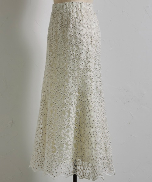 tocco closet(トッコ クローゼット)の「金糸入りフラワー刺繍セミマーメイドスカート(スカート・レディース・ピンク/オフホワイト・M)」の18枚目の写真