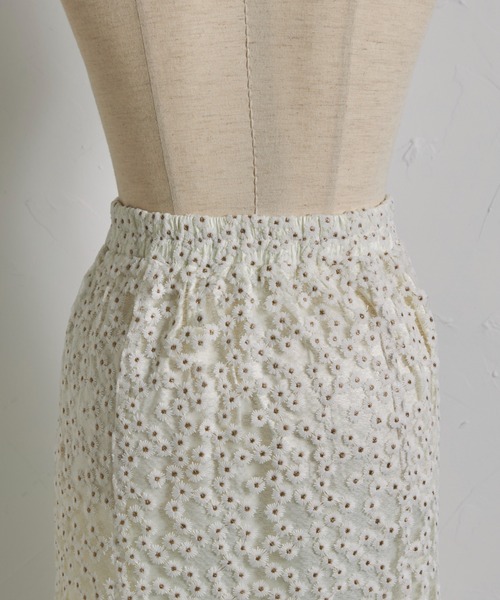 tocco closet(トッコ クローゼット)の「金糸入りフラワー刺繍セミマーメイドスカート(スカート・レディース・ピンク/オフホワイト・M)」の20枚目の写真