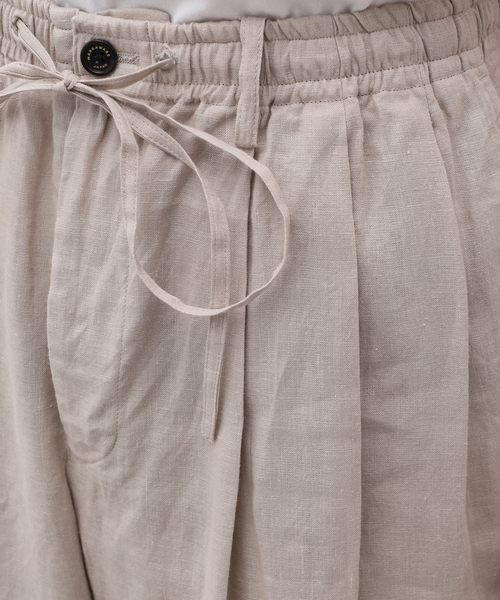 markaware（マーカウェア）の「MARKAWARE (マーカウェア) 別注 TRIPLE PLEATED イージーパンツ（スラックス・メンズ・ライトグレー・2/3）」の11枚目の写真