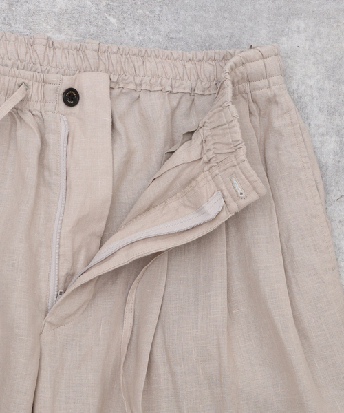 markaware（マーカウェア）の「MARKAWARE (マーカウェア) 別注 TRIPLE PLEATED イージーパンツ（スラックス・メンズ・ライトグレー・2/3）」の15枚目の写真