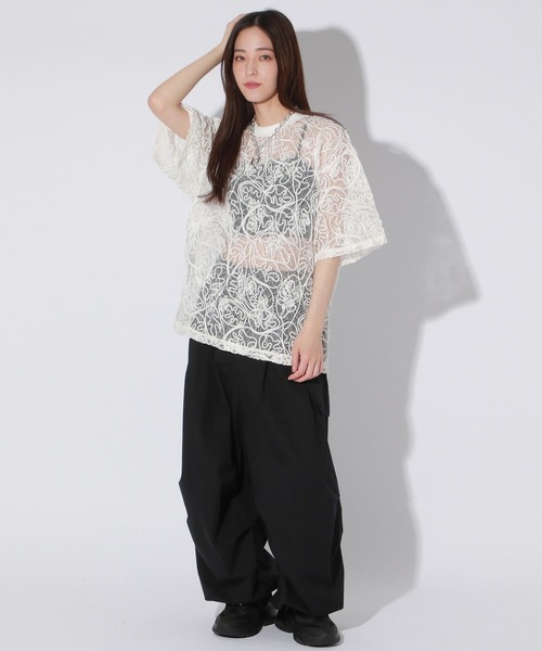 Anui（アニュイ）の「【UNISEX】3Dレースプルオーバー（Tシャツ/カットソー・レディース・ブラック/オフホワイト・MEDIUM）」の15枚目の写真