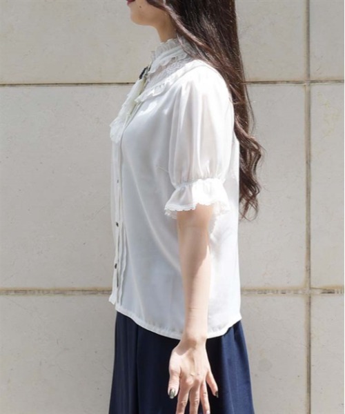 axes femme（アクシーズファム）の「ローズカメオ×ジャボブラウス（シャツ/ブラウス・レディース・レッド/ホワイト/ブラック・MEDIUM/LARGE）」の4枚目の写真