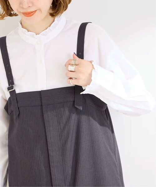 B.C STOCK(ベーセーストック)の「スタンドフリルブラウス(シャツ/ブラウス・レディース・ネイビー/ブラック/ホワイト/ブラック系その他・FREE)」の2枚目の写真