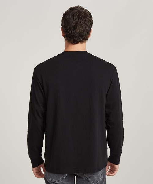 G-STAR（ジースター）の「FOXY CHEST BOXY T-SHIRT/グラフィックロゴオーバーサイズロングスリーブT（Tシャツ/カットソー・メンズ・ホワイト/ダークブラック・SMALL/MEDIUM/LARGE/X-LARGE/X-SMALL）」の16枚目の写真