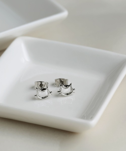 colleca la（コレカラ）の「ねことくまのピアス（ピアス（両耳用）・レディース・シルバー系1/シルバー系2/ゴールド系1/ゴールド系2・FREE）」の2枚目の写真